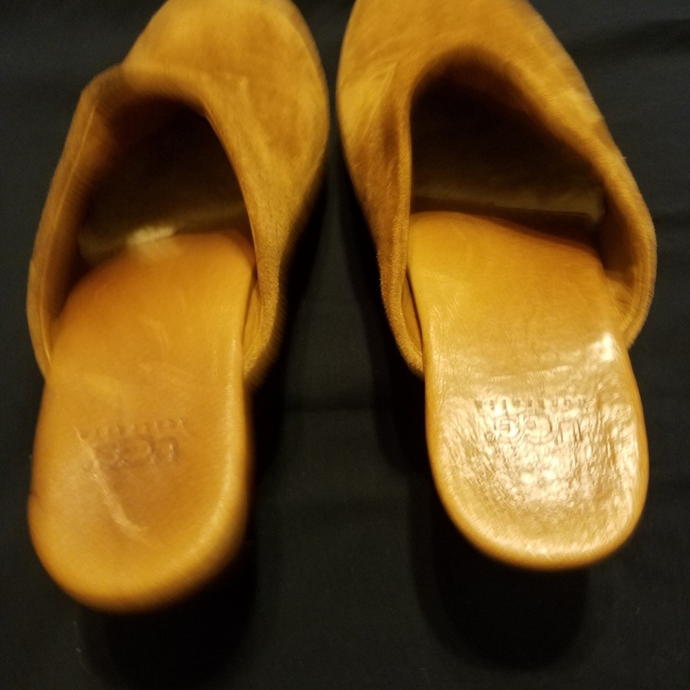UGGS Clogs